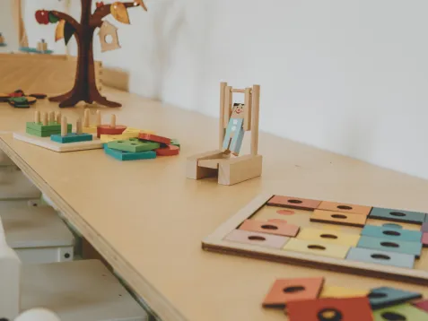 kb 2026-05-22 Montessori Utensilien in der freien Natur- und Lebensschule